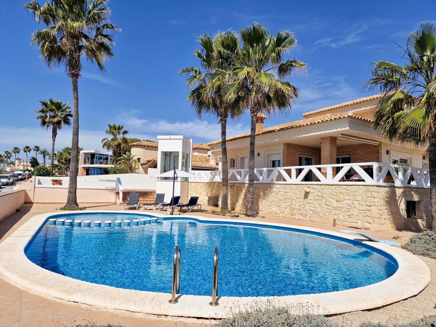 Frontline Beach Villa Playa Flamenca Ориуэла Экстерьер фото